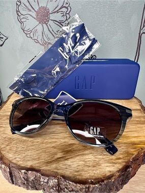 GAP Blue Frame Sunglasses with Brown Gradient Lenses